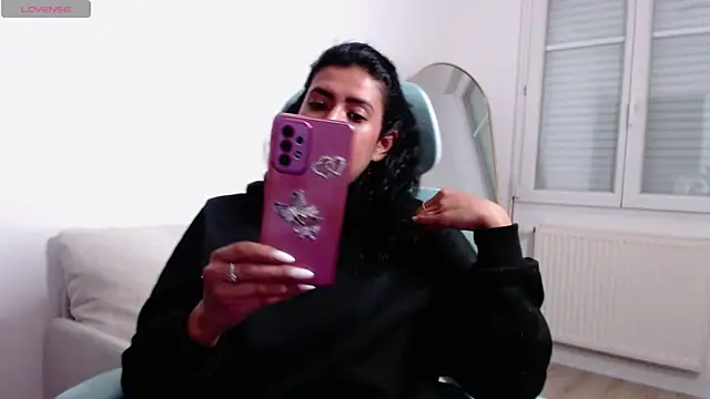 Snapshot of elettra_love chatting on 20, 12, 2024 elettra love online show from 20, 12, 2024