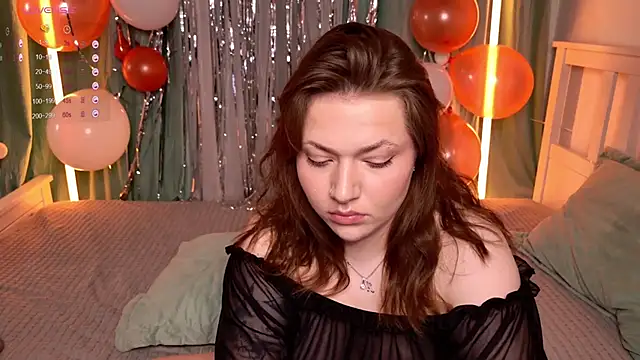 Snapshot of Evahadson chatting on 21, 11, 2025 Evahadson online show from 21, 11, 2025