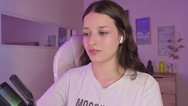 Snapshot of Amaia_Daniells chatting on 23, 10, 2025 Amaia Daniells online show from 23, 10, 2025