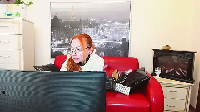 Snapshot of softlysoftlyasbeauty chatting on 18, 9, 2025 softlysoftlyasbeauty online show from 18, 9, 2025