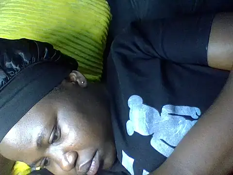 Snapshot of cute-marianna chatting on 13, 10, 2025 cute-marianna online show from 13, 10, 2025