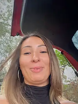 YOUR-KARINA online show from 4, 8, 2026