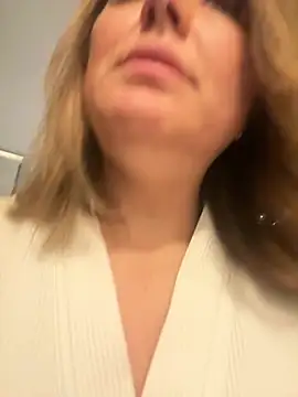 Emma roqueen online show from 18, 3, 2026