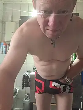 Snapshot of tomtom111111 chatting on 13, 9, 2025 tomtom111111 online show from 13, 9, 2025