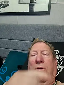 Snapshot of tomtom111111 chatting on 23, 9, 2025 tomtom111111 online show from 23, 9, 2025