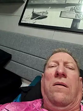 Snapshot of tomtom111111 chatting on 6, 10, 2025 tomtom111111 online show from 6, 10, 2025