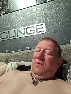 Snapshot of tomtom111111 chatting on 8, 10, 2025 tomtom111111 online show from 8, 10, 2025