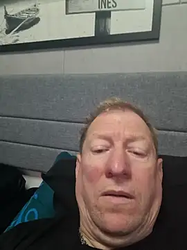 Snapshot of tomtom111111 chatting on 11, 10, 2025 tomtom111111 online show from 11, 10, 2025