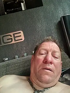 Snapshot of tomtom111111 chatting on 19, 10, 2025 tomtom111111 online show from 19, 10, 2025