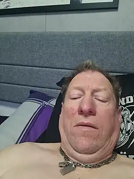 Snapshot of tomtom111111 chatting on 2, 11, 2025 tomtom111111 online show from 2, 11, 2025