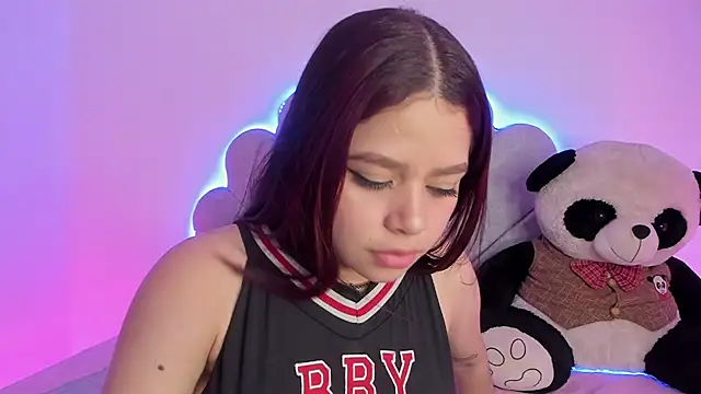 Snapshot of EmmaClarck chatting on 11, 2, 2025 EmmaClarck online show from 11, 2, 2025