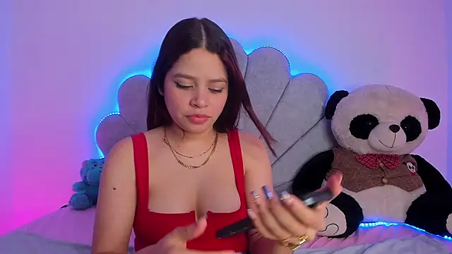 Snapshot of EmmaClarck chatting on 19, 2, 2025 EmmaClarck online show from 19, 2, 2025