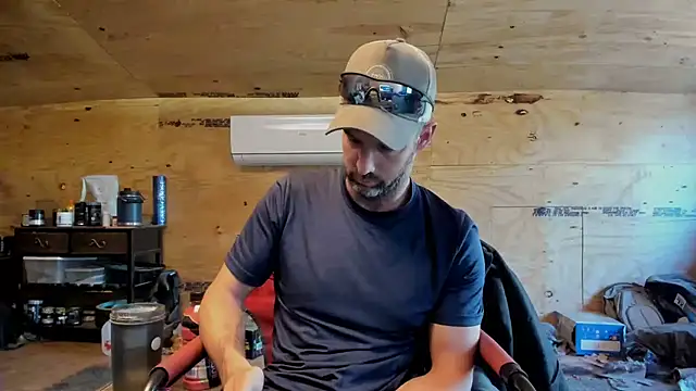 Snapshot of Kenny_Kyle chatting on 27, 2, 2025 Kenny Kyle online show from 27, 2, 2025