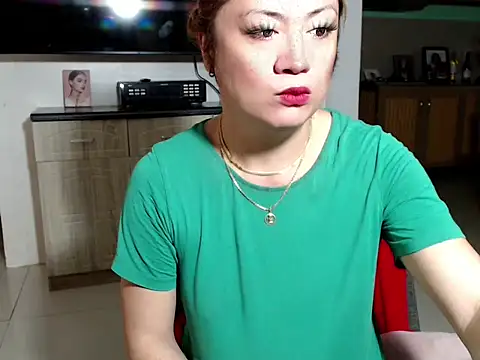 Snapshot of cum2mama chatting on 3, 5, 2026 cum2mama online show from 3, 5, 2026