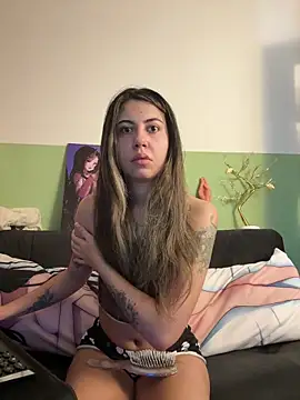 Snapshot of lilly_sweett chatting on 15, 12, 2025 lilly sweett online show from 15, 12, 2025