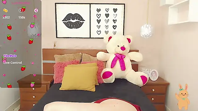 Snapshot of miss_linda_ chatting on 7, 1, 2025 miss linda  online show from 7, 1, 2025