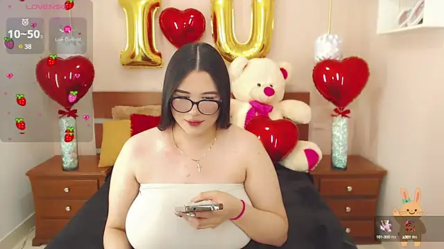Snapshot of miss_linda_ chatting on 10, 2, 2025 miss linda  online show from 10, 2, 2025