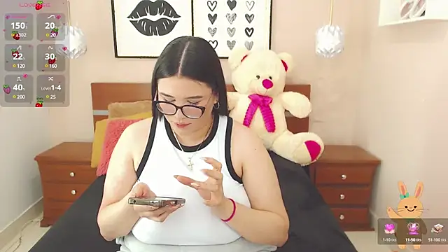 Snapshot of miss_linda_ chatting on 17, 2, 2025 miss linda  online show from 17, 2, 2025