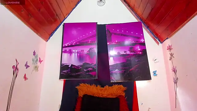 Snapshot of Hannaa32 chatting on 8, 9, 2025 Hannaa32 online show from 8, 9, 2025