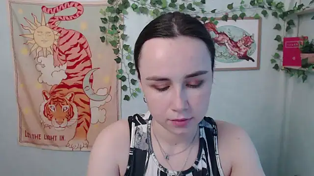 VeryVeryVeryShy  online show from 25, 5, 2026