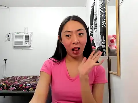 Snapshot of ErikaJayne4u chatting on 16, 3, 2026 ErikaJayne4u online show from 16, 3, 2026