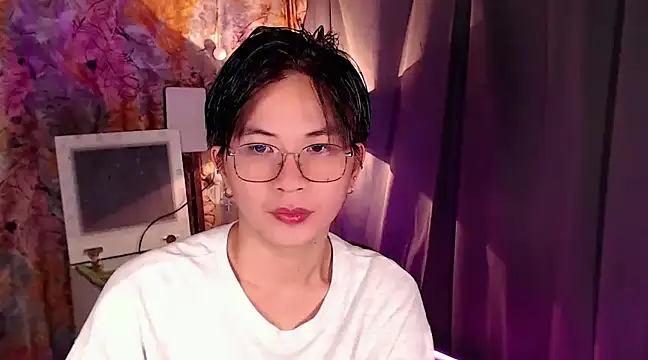 Sexy Handsome Drex online show from 1, 1, 2025