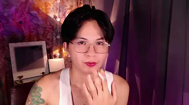 Sexy Handsome Drex online show from 2, 1, 2025