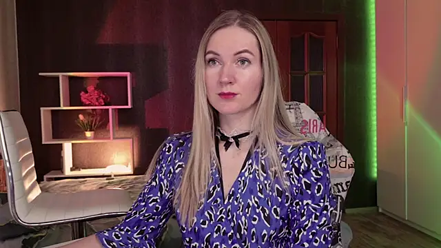 Hello Lisha online show from 4, 12, 2025