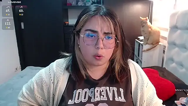 Snapshot of yini_angel chatting on 18, 6, 2026 yini angel online show from 18, 6, 2026