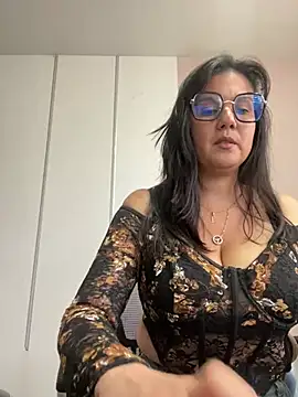 SWEETLILY18 online show from 8, 2, 2025