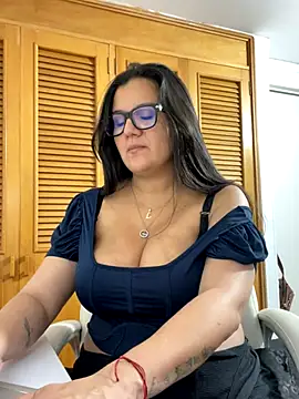 SWEETLILY18 online show from 22, 10, 2025