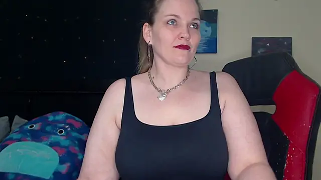 ToxicLilly online show from 4, 1, 2025