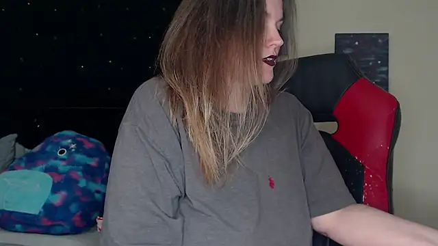 ToxicLilly online show from 8, 1, 2025