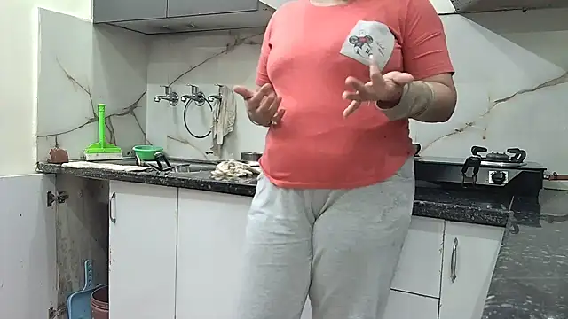 Zoya Varma004 online show from 25, 1, 2025