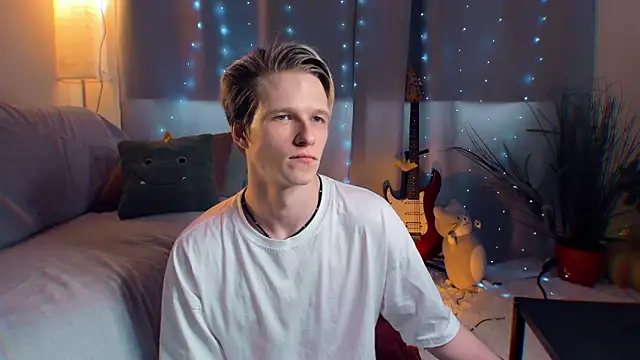 Breston Sweet online show from 15, 4, 2026