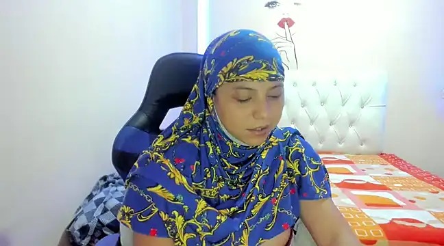 Leylafourniert online show from 13, 1, 2025