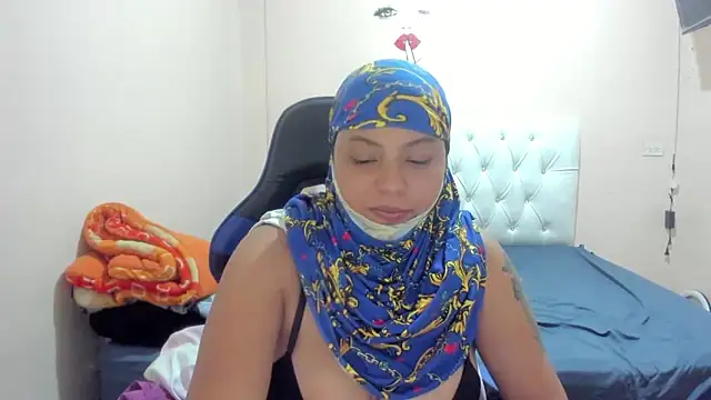 Leylafourniert online show from 12, 2, 2025