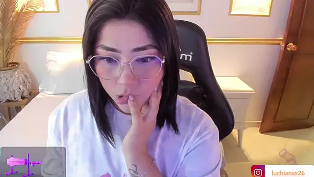 Snapshot of lucy26_ chatting on 5, 3, 2025 lucy26 online show from 5, 3, 2025