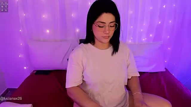 Snapshot of lucy26_ chatting on 19, 10, 2025 lucy26 online show from 19, 10, 2025