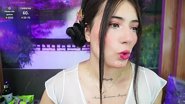 Snapshot of miss_sharlotte18 chatting on 31, 1, 2025 miss sharlotte18 online show from 31, 1, 2025