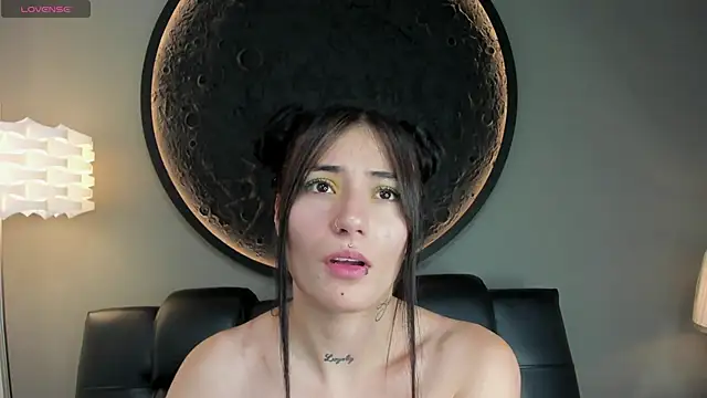 Snapshot of miss_sharlotte18 chatting on 11, 2, 2025 miss sharlotte18 online show from 11, 2, 2025