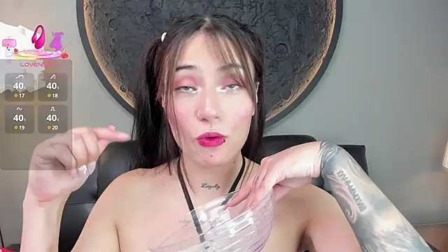 Snapshot of miss_sharlotte18 chatting on 26, 2, 2025 miss sharlotte18 online show from 26, 2, 2025