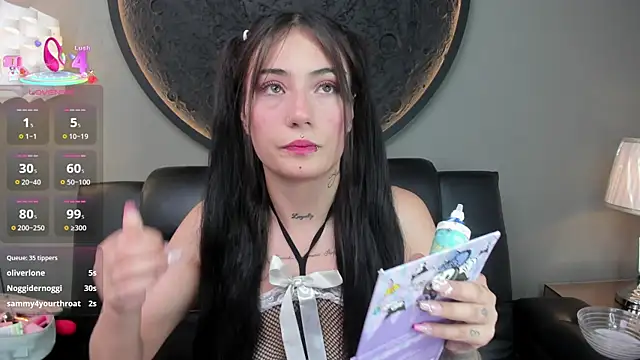 Snapshot of miss_sharlotte18 chatting on 26, 2, 2025 miss sharlotte18 online show from 26, 2, 2025