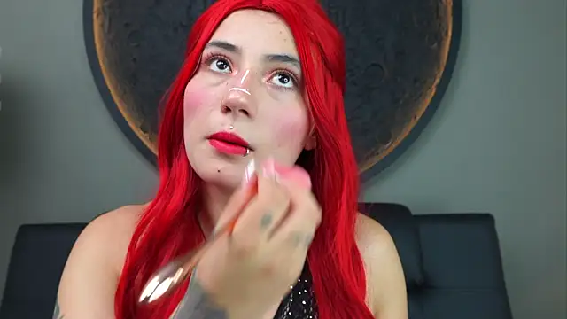 Snapshot of miss_sharlotte18 chatting on 19, 9, 2025 miss sharlotte18 online show from 19, 9, 2025