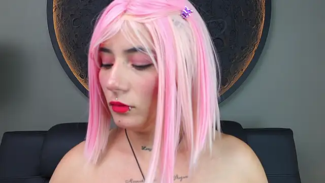 Snapshot of miss_sharlotte18 chatting on 23, 9, 2025 miss sharlotte18 online show from 23, 9, 2025