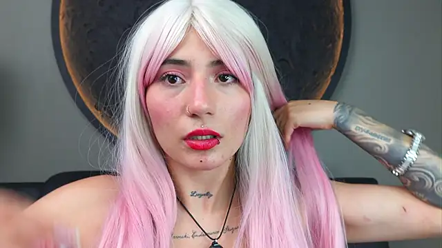 Snapshot of miss_sharlotte18 chatting on 27, 9, 2025 miss sharlotte18 online show from 27, 9, 2025