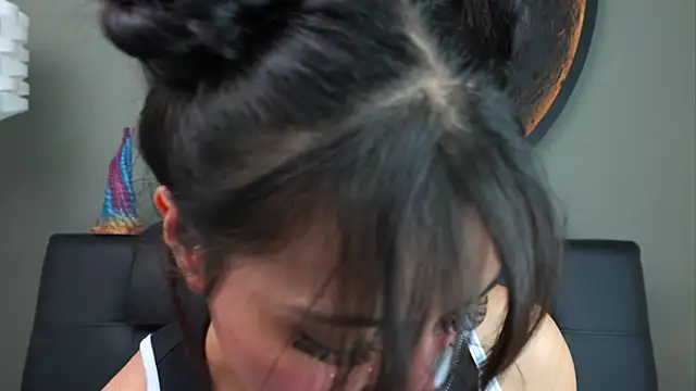 Snapshot of miss_sharlotte18 chatting on 23, 10, 2025 miss sharlotte18 online show from 23, 10, 2025