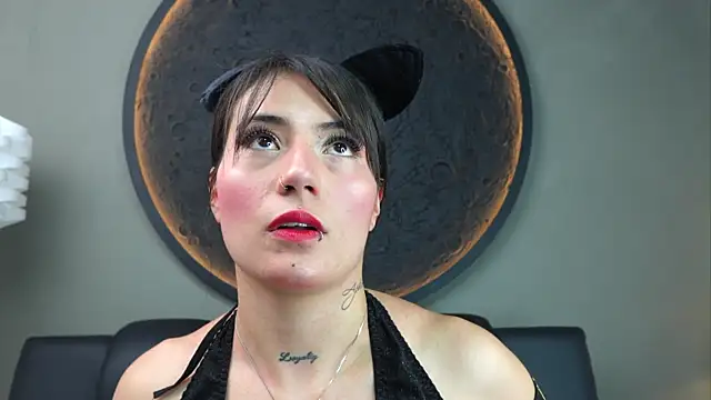 Snapshot of miss_sharlotte18 chatting on 27, 10, 2025 miss sharlotte18 online show from 27, 10, 2025