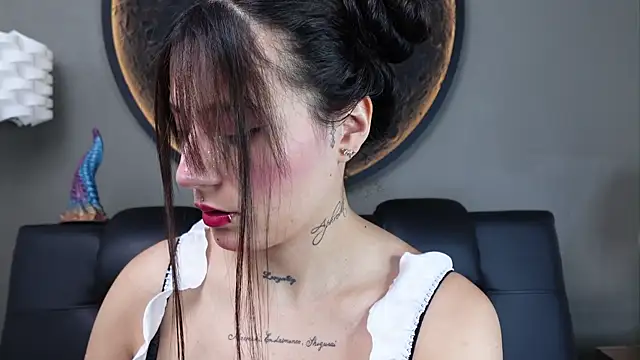 miss sharlotte18 online show from 6, 4, 2026