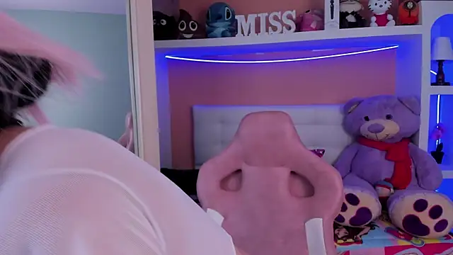 miss sharlotte18 online show from 14, 4, 2026